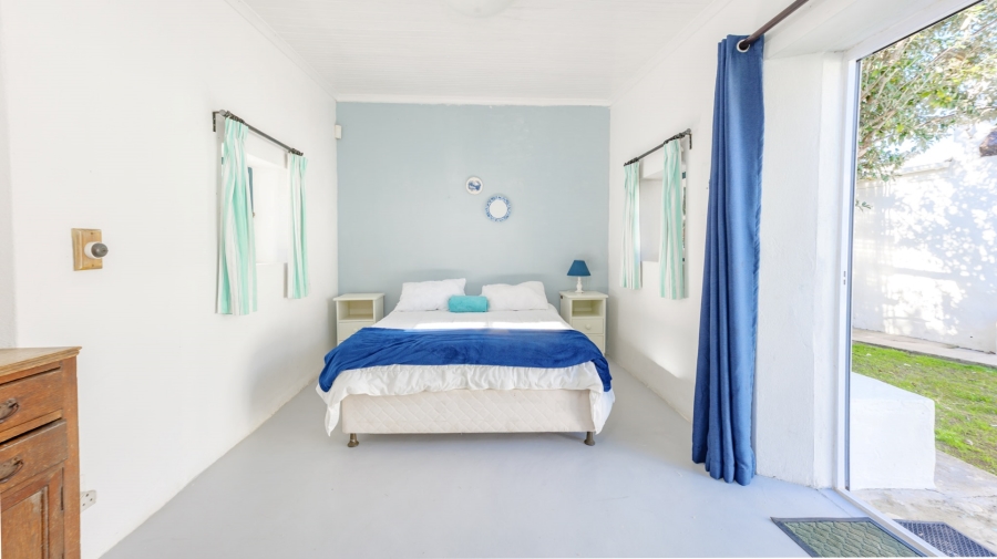 6 Bedroom Property for Sale in Struisbaai Western Cape